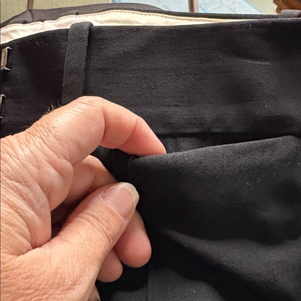 Celine- Black Ankle Zip Pants. Size 36 or US 4 - Picture 7 of 8